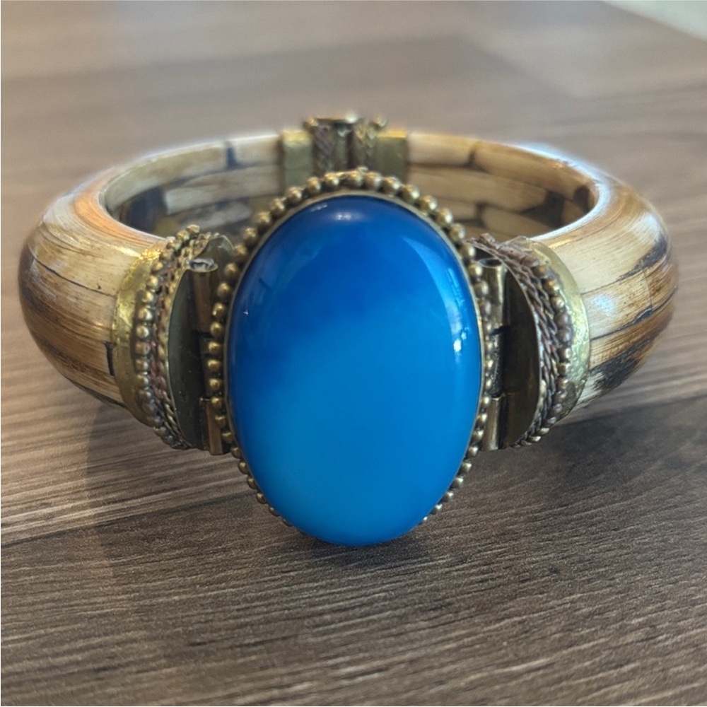 Hello Friends! New items recently added to my closet-Reasonable offers accepted. - Picture 12 of 13